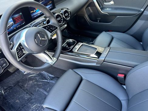 Used 2026 Mercedes-Benz CLA 250 image 4