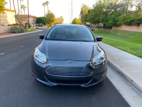 Used 2016 Ford Focus Electric Hatchback image 4