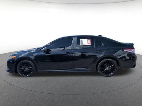 Used 2020 Toyota Camry SE AWD/4WD image 2