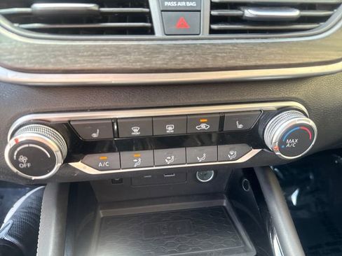 Used 2023 Nissan Altima 2.5 SV w/ SV Premium Package FWD image 15