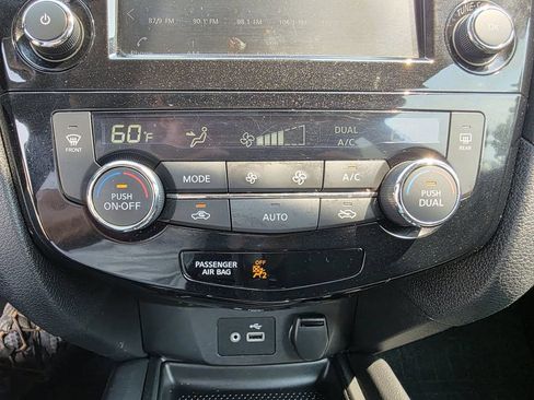 Used 2019 Nissan Rogue SV AWD/4WD image 26