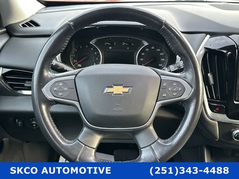 Used 2021 Chevrolet Traverse LT image 18