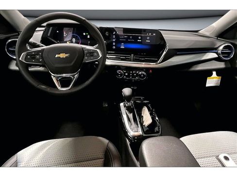 New 2026 Chevrolet Trax LT image 6