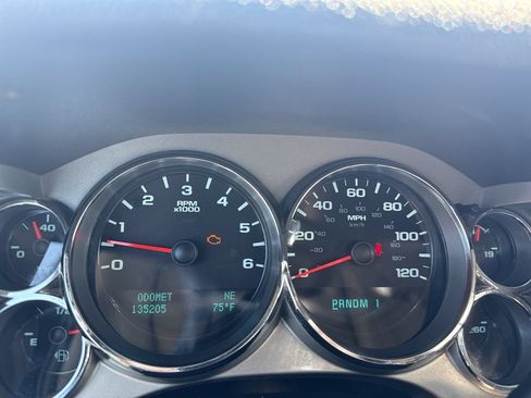 Used 2013 Chevrolet Silverado 2500 LT AWD/4WD image 16