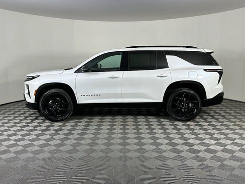 Used 2024 Chevrolet Traverse RS image 16