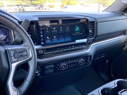 Used 2025 Chevrolet Silverado 2500 LT w/ Convenience Package AWD/4WD image 7