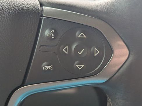 Used 2015 Chevrolet Suburban LTZ image 15