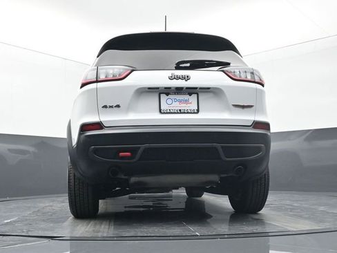 Used 2019 Jeep Cherokee Trailhawk w/ Cold Weather Group image 10
