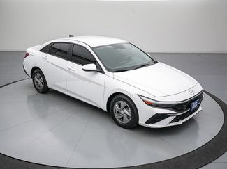 Used 2025 Hyundai Elantra SE FWD video 2