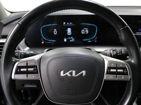 Used 2025 Kia Telluride S FWD image 32