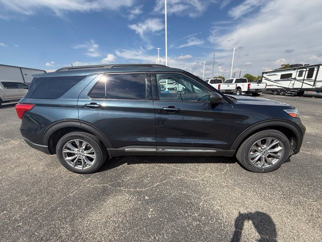 Used 2022 Ford Explorer XLT w/ Equipment Group 202A AWD/4WD image 4