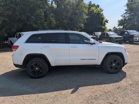 Used 2017 Jeep Grand Cherokee Laredo w/ Quick Order Package 23E AWD/4WD image 10
