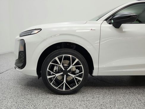 New 2026 Audi Q3 quattro 2.0T AWD/4WD image 15