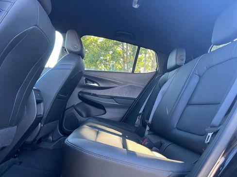 Used 2025 Buick Envista Sport Touring image 25