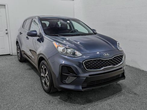 Used 2022 Kia Sportage LX image 2