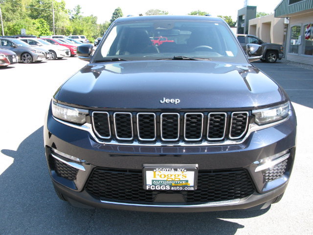 Used 2023 Jeep Grand Cherokee Limited AWD/4WD image 13