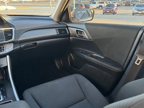 Used 2015 Honda Accord LX image 17