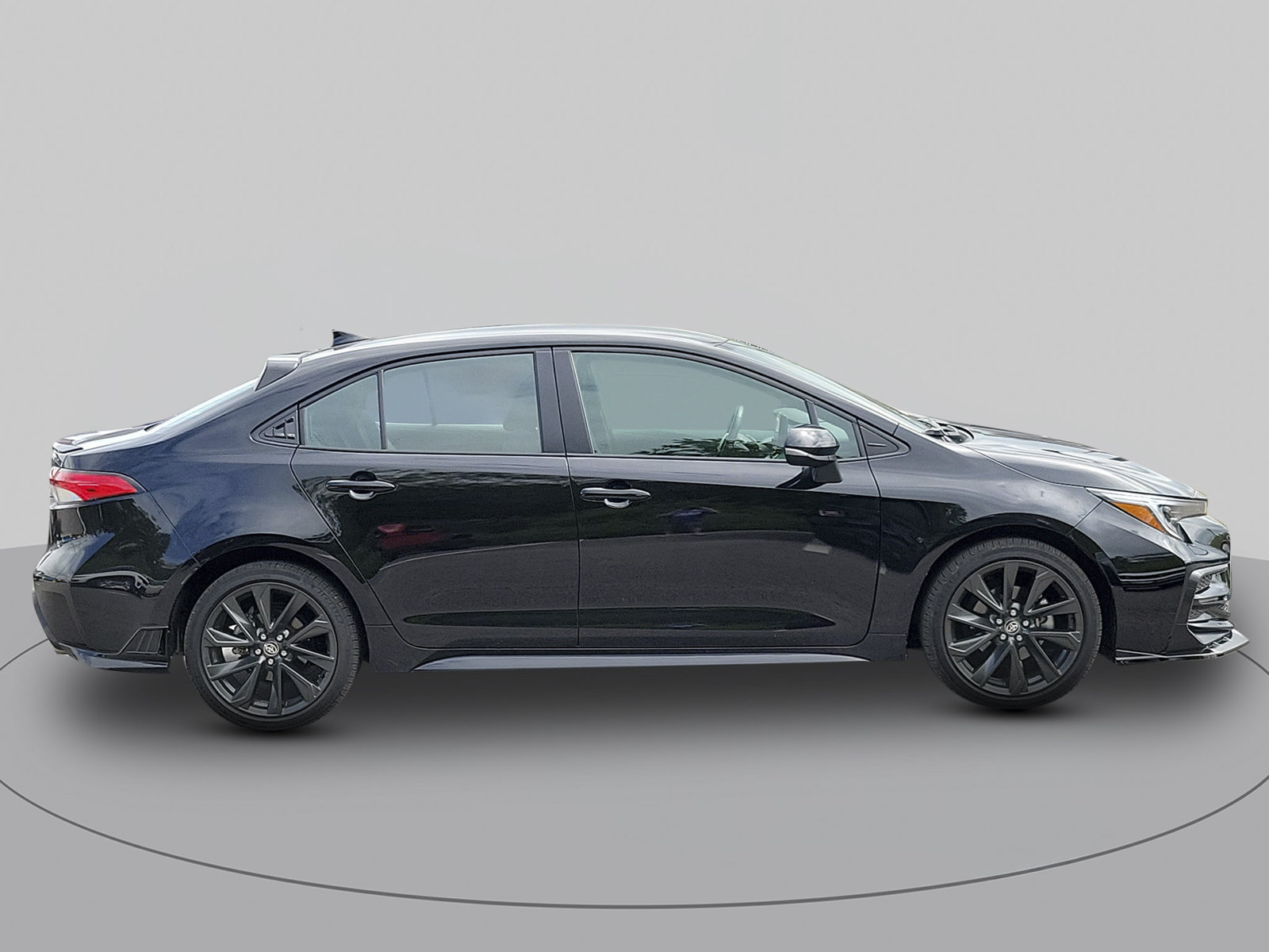 Used 2025 Toyota Corolla SE FWD image 2