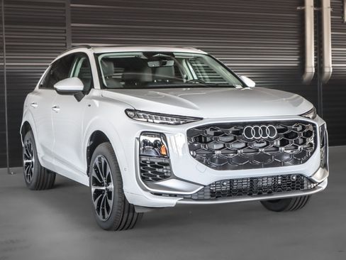 New 2026 Audi Q3 quattro 2.0T AWD/4WD image 11