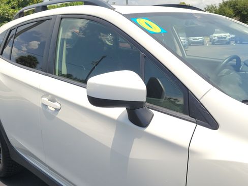 Used 2020 Subaru Crosstrek 2.0i Premium w/ Moonroof Package 2 AWD/4WD image 9