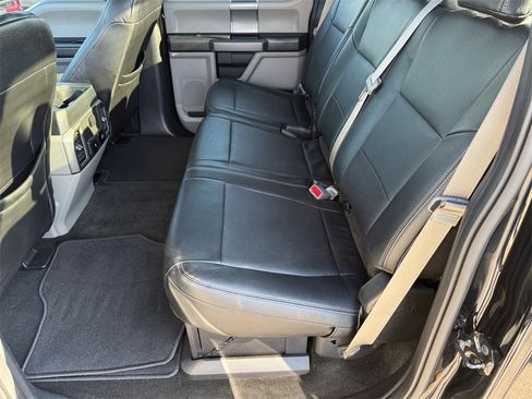 Used 2017 Ford F250 XLT w/ XLT Premium Package image 11