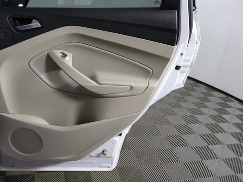 Used 2017 Ford Escape Titanium image 22