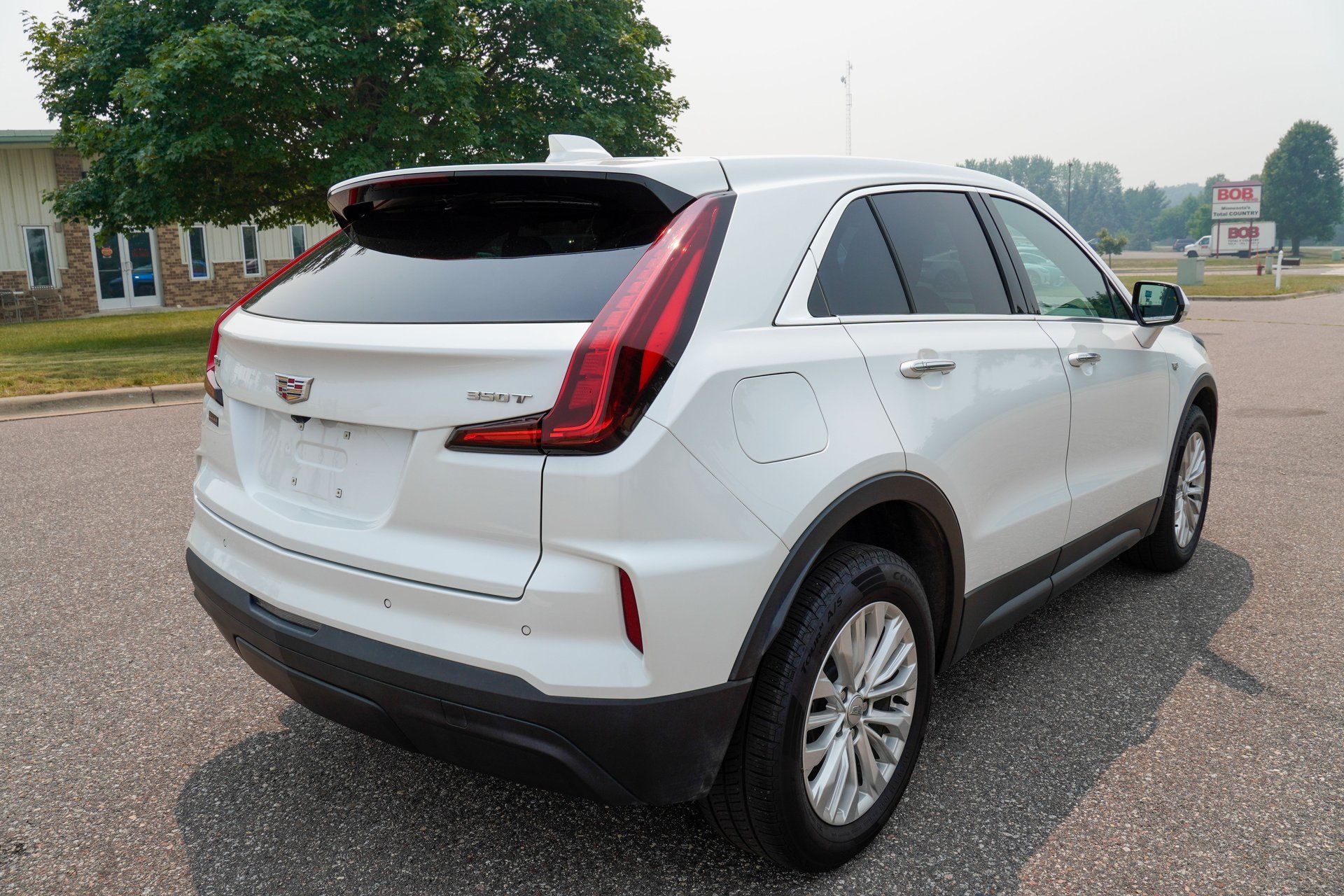 Used 2024 Cadillac XT4 Luxury w/ Cold Weather Package FWD image 3