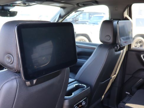 Used 2023 Chevrolet Tahoe High Country AWD/4WD image 14
