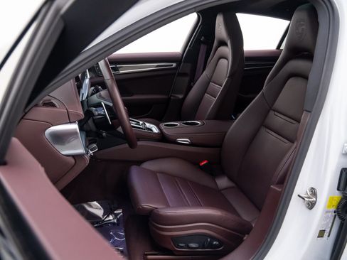 Used 2023 Porsche Panamera 4 Platinum Edition image 5