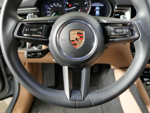 Certified 2025 Porsche Macan AWD/4WD image 28