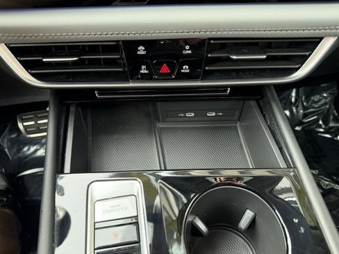 Used 2024 Volkswagen Atlas Peak Edition SEL image 25