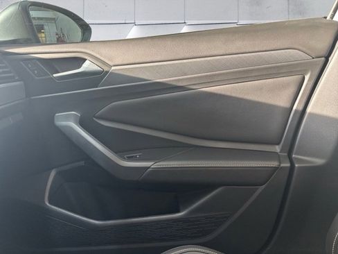 Certified 2022 Volkswagen Jetta SE image 16