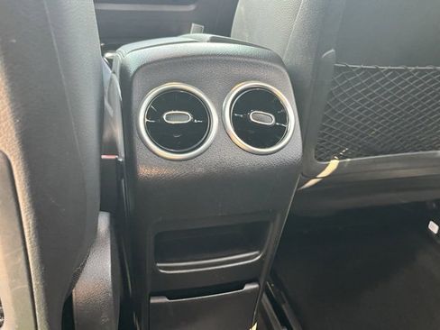 Used 2022 Mercedes-Benz EQB 350 4MATIC image 28