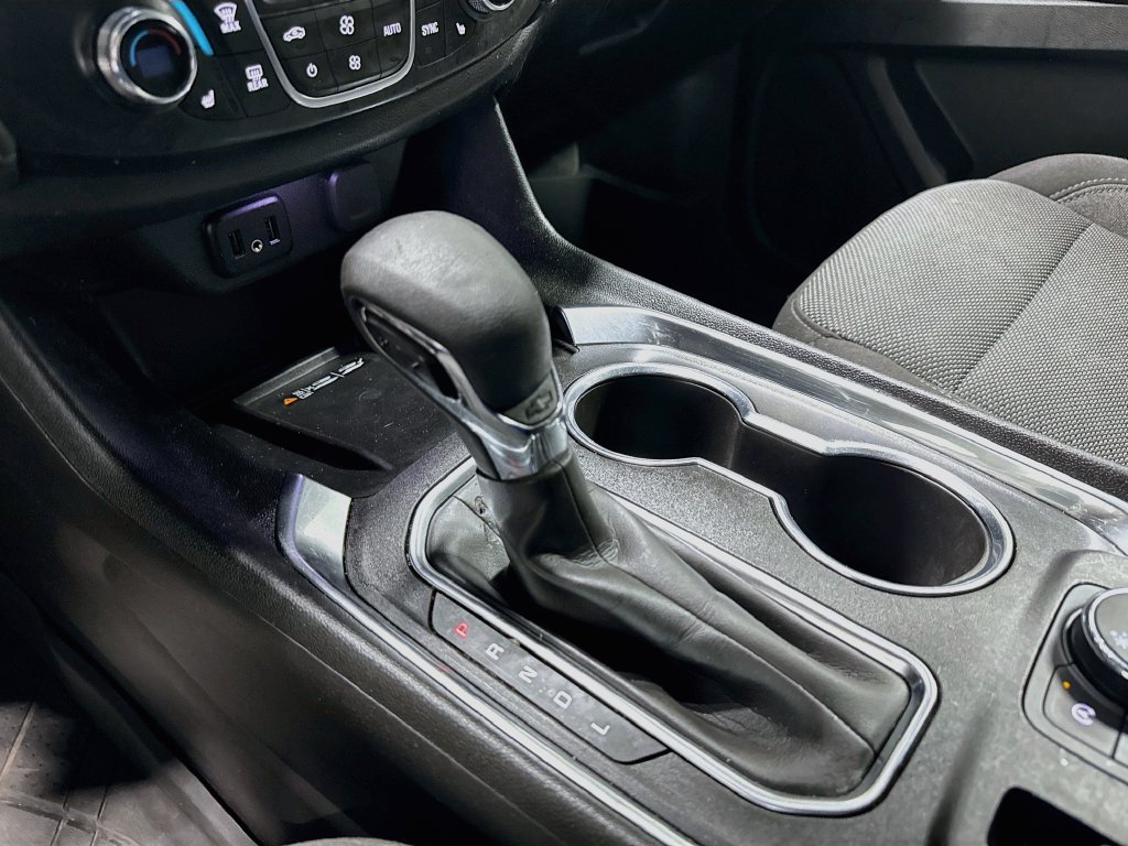 Used 2023 Chevrolet Traverse LT FWD image 17