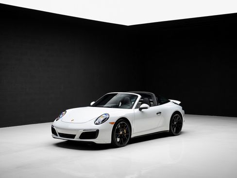Used 2019 Porsche 911 Targa 4S image 6