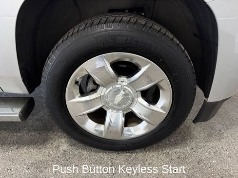 Used 2019 Chevrolet Suburban LT w/ LT Signature Package AWD/4WD image 26