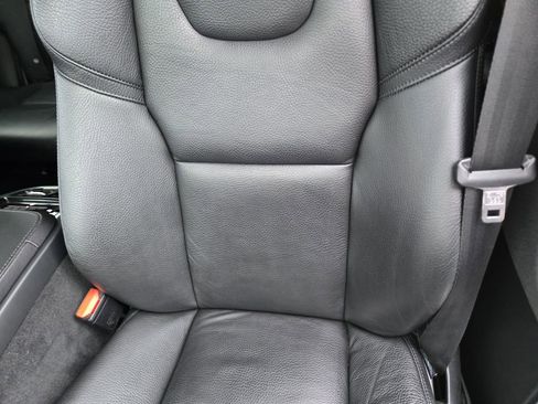 Used 2023 Volvo XC90 B6 Plus image 21