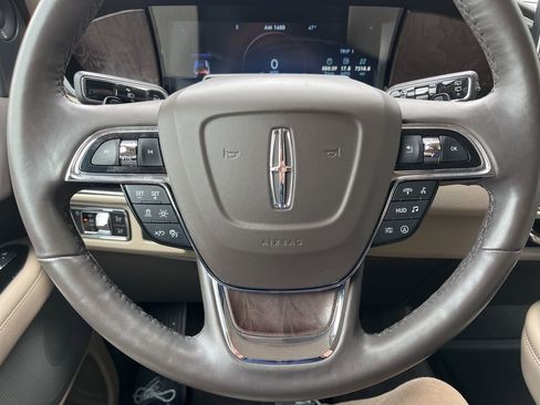 Used 2022 Lincoln Navigator L Reserve image 13