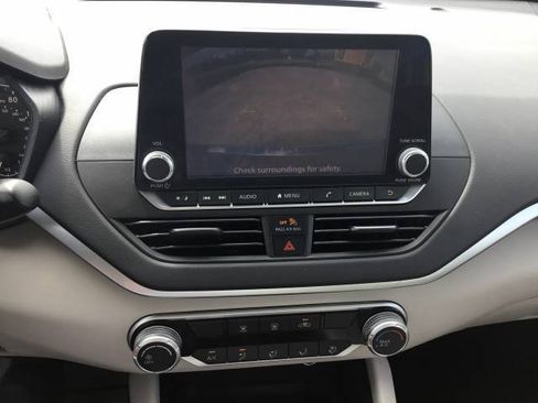 Used 2021 Nissan Altima 2.5 SV FWD image 17