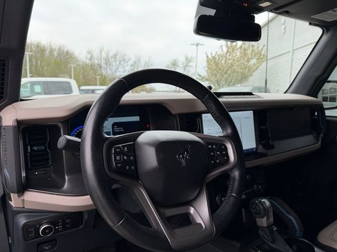 Used 2023 Ford Bronco Wildtrak image 10