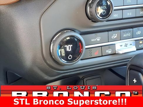 Used 2024 Ford Bronco Outer Banks image 9