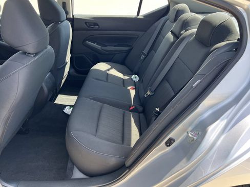Used 2025 Nissan Altima 2.5 SV FWD image 10