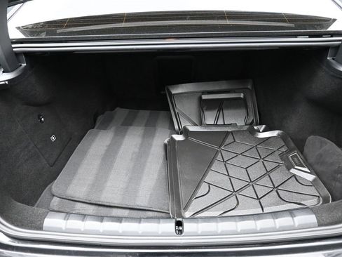 Used 2023 BMW i7 xDrive60 w/ Executive Package 2 image 24