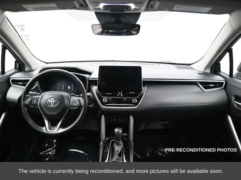 Used 2023 Toyota Corolla Cross XLE w/ Convenience Package image 15