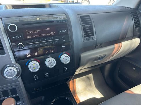 Used 2010 Toyota Tundra Limited AWD/4WD image 15
