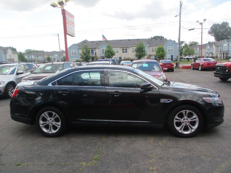 Used 2013 Ford Taurus SEL FWD image 2