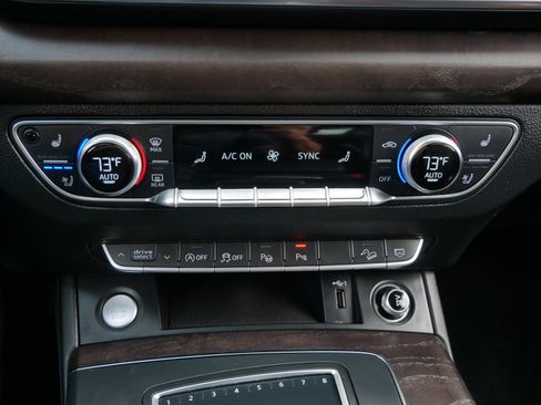 Used 2019 Audi Q5 Prestige w/ Prestige Package AWD/4WD image 20