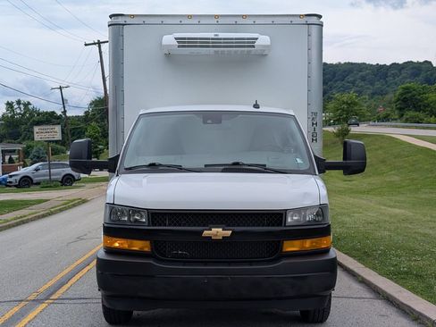 Used 2024 Chevrolet Express 3500 w/ Power Convenience Package RWD image 11
