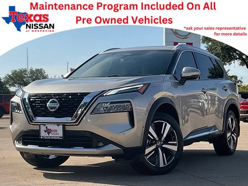 Used 2021 Nissan Rogue Platinum FWD image 1