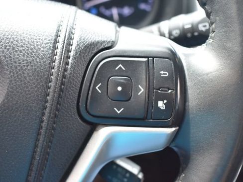 Used 2015 Toyota Highlander XLE AWD/4WD image 25